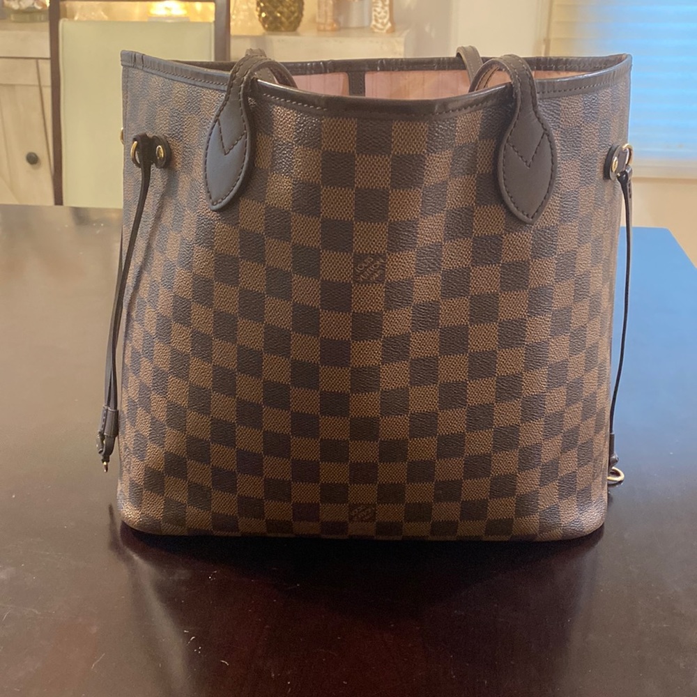 Authentic Louis Vuitton MM Neverfull